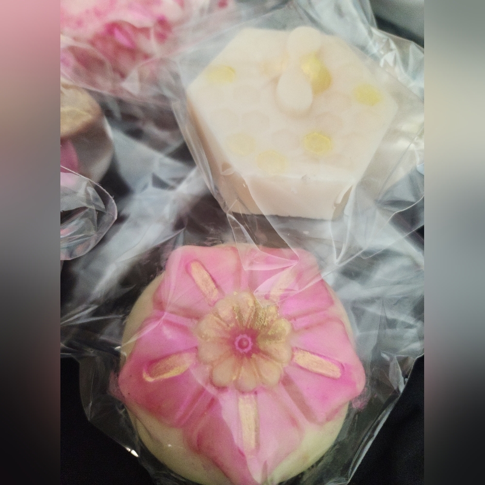 Handcrafted Organic Artisan Soaps | Hand-Poured & Hand-Painted | Spa-Inspired - Picture 3 of 9